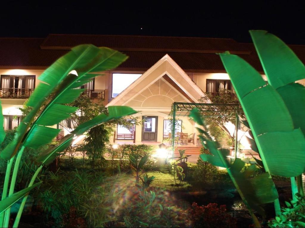Daosavanh Resort & Spa Hotel Savannakhet Dış mekan fotoğraf